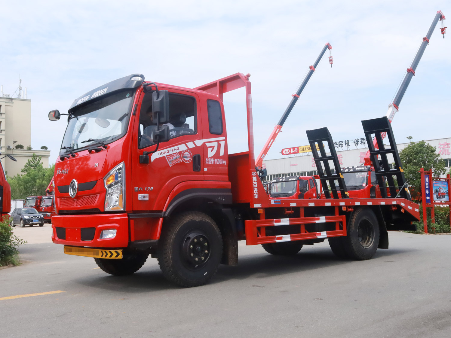 東風(fēng)專底D1排半平板運輸車